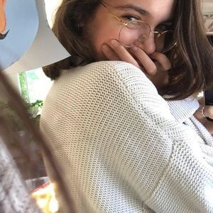 Meet your Posher, Emi